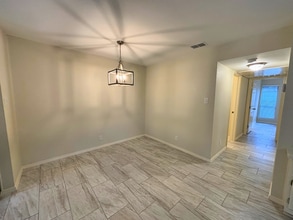 2542 Babcock Rd in San Antonio, TX - Building Photo - Building Photo