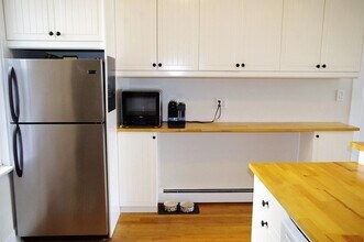 246 Cypress St in Brookline, MA - Building Photo - Building Photo