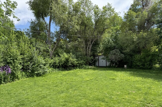 4586 E Dartmouth Ave in Denver, CO - Building Photo - Building Photo