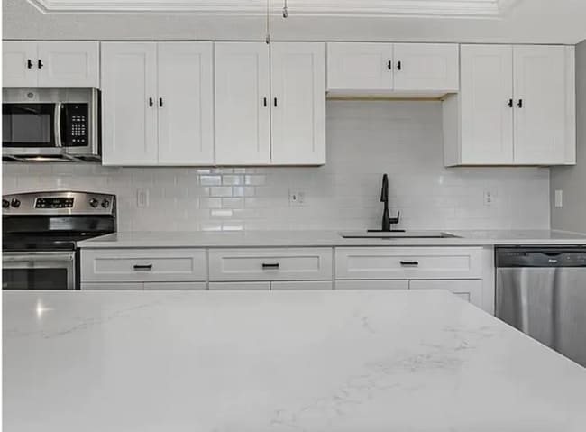 3538 Silver Pine Ct in Sarasota, FL - Building Photo - Building Photo