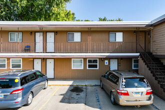 Buffalo Motel in Jamestown, ND - Building Photo - Building Photo