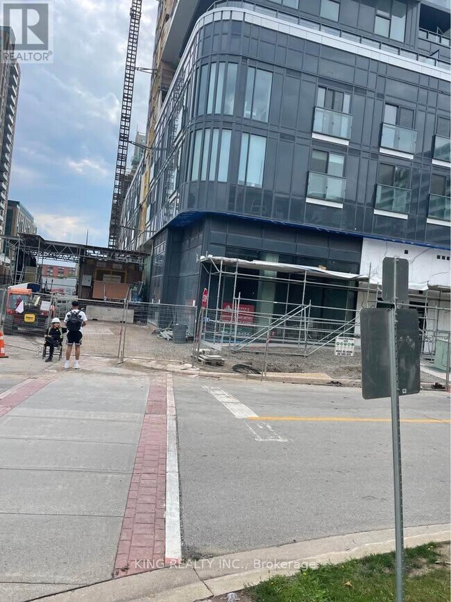 370 Martha St in Burlington, ON - Building Photo - Building Photo