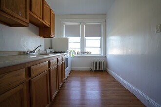 1687 Commonwealth Ave in Boston, MA - Building Photo - Building Photo