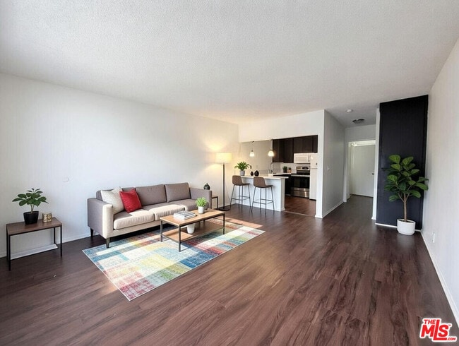 property at 1137 W 36th Pl