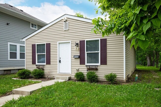 2402 Adams St in Indianapolis, IN - Building Photo - Building Photo