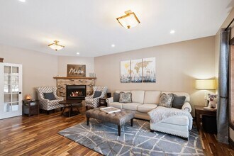 6111 Kalen Dr in Woodbury, MN - Building Photo - Building Photo