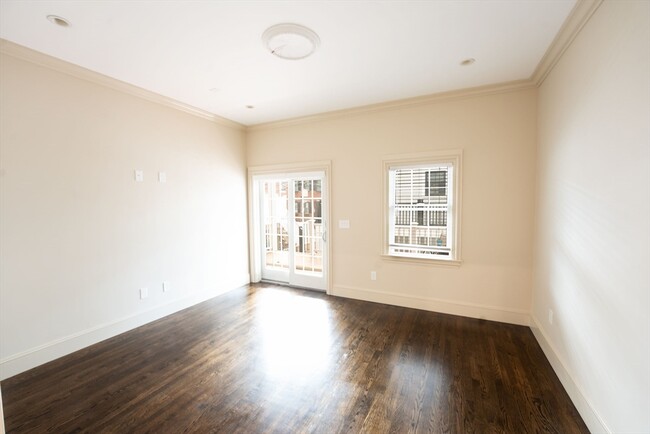 747 E 5th St, Unit 1 in Boston, MA - Building Photo - Building Photo