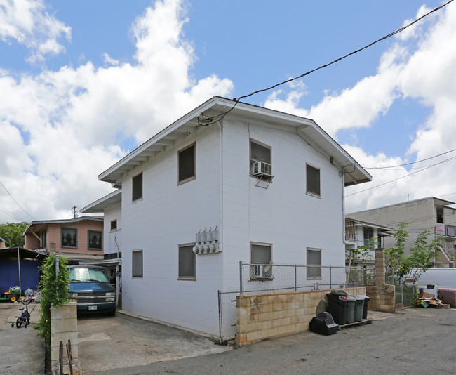 2154 Eluwene St in Honolulu, HI - Building Photo - Building Photo