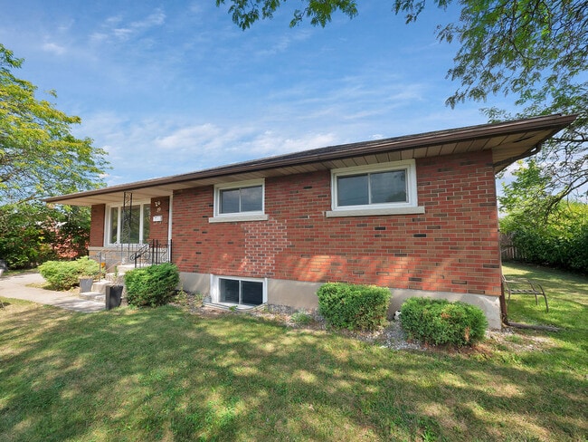 39 Jacobson Ave