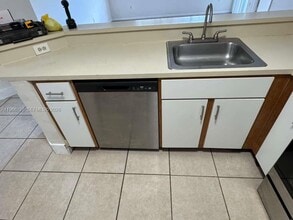 2445 SW 18th Terrace in Fort Lauderdale, FL - Building Photo - Building Photo
