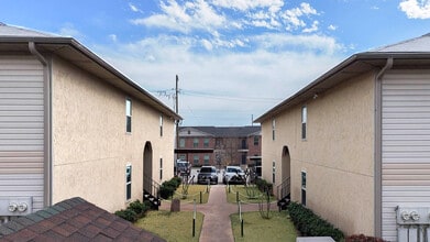 Pecan Grove Apartments in Denton, TX - Building Photo - Building Photo