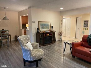 6 Longstream Ct in Baltimore, MD - Building Photo - Building Photo