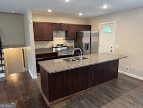 5385 Westford Cir in Atlanta, GA - Building Photo - Building Photo