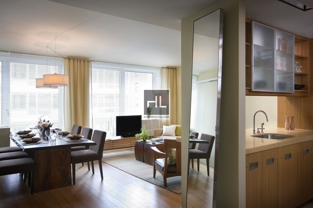 450 W 17th St-Unit -803 in New York, NY - Building Photo