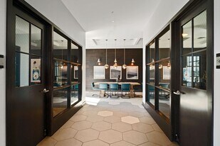 Peyton Stakes in Nashville, TN - Building Photo