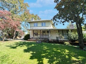 2109 Alder St in Eugene, OR - Building Photo - Building Photo