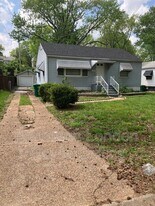 7804 Utica Dr in St. Louis, MO - Building Photo