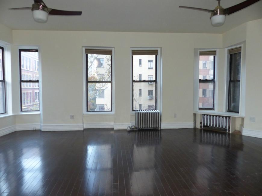 560 W End Ave in New York, NY - Building Photo