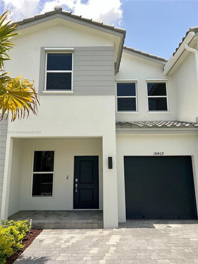 18409 SW 1st St in Pembroke Pines, FL - Building Photo - Building Photo