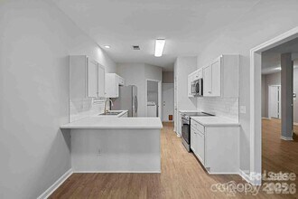 8413 Belstead Brook Ct in Charlotte, NC - Building Photo - Building Photo