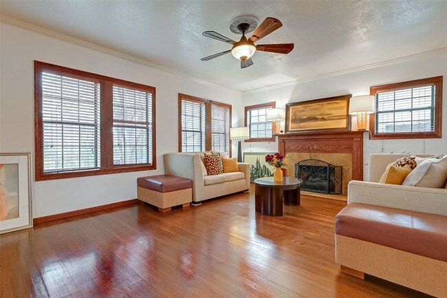 property at 2412 Oakdale St