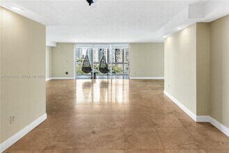 145 SE 25th Rd in Miami, FL - Building Photo - Building Photo