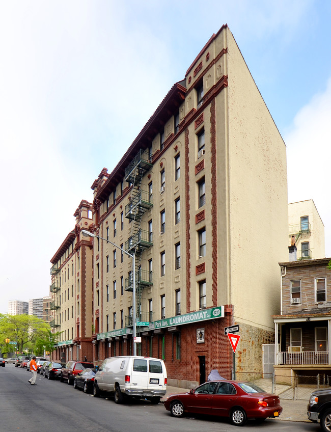 3203 Park Ave in Bronx, NY - Foto de edificio - Building Photo