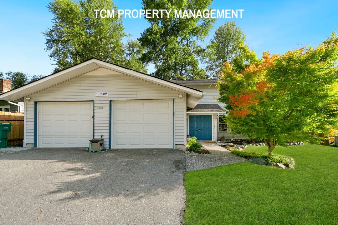20509 Filbert Dr in Bothell, WA - Foto de edificio
