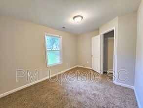 2 Winston Ct in Mauldin, SC - Building Photo - Building Photo