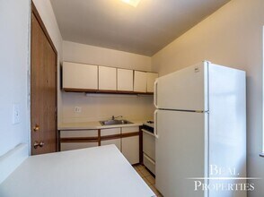 821 W Cornelia Ave in Chicago, IL - Building Photo - Building Photo