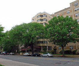 2720 Wisconsin Ave NW in Washington, DC - Building Photo - Building Photo