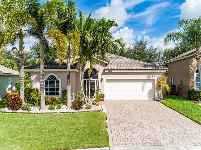 3690 Old Lighthouse Cir