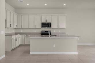 10411 Pk Ests Ave in Orlando, FL - Building Photo - Building Photo