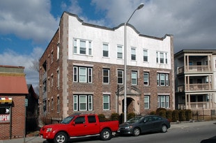 203 Lewis St in Lynn, MA - Building Photo