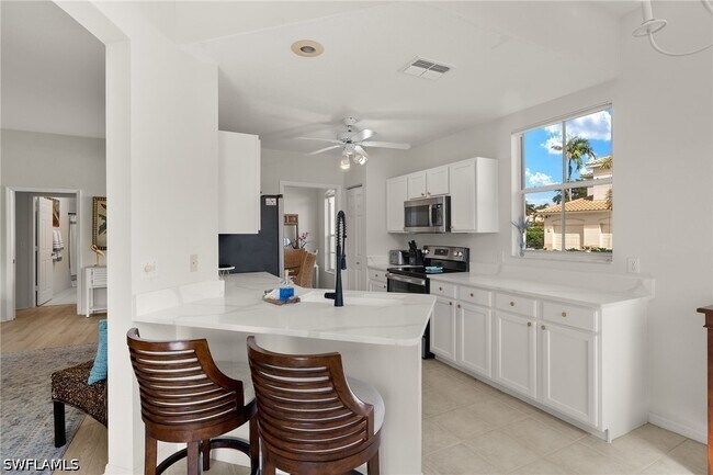 9050 Las Maderas Dr in Bonita Springs, FL - Building Photo - Building Photo