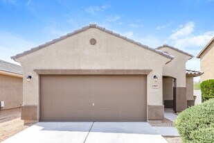 15817 W Lisbon Ln in Surprise, AZ - Building Photo