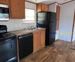 1819 Country Rd in Pearsall, TX - Building Photo - Building Photo