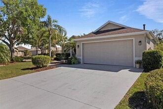 10490 Old Grove Cir in Bradenton, FL - Building Photo - Building Photo