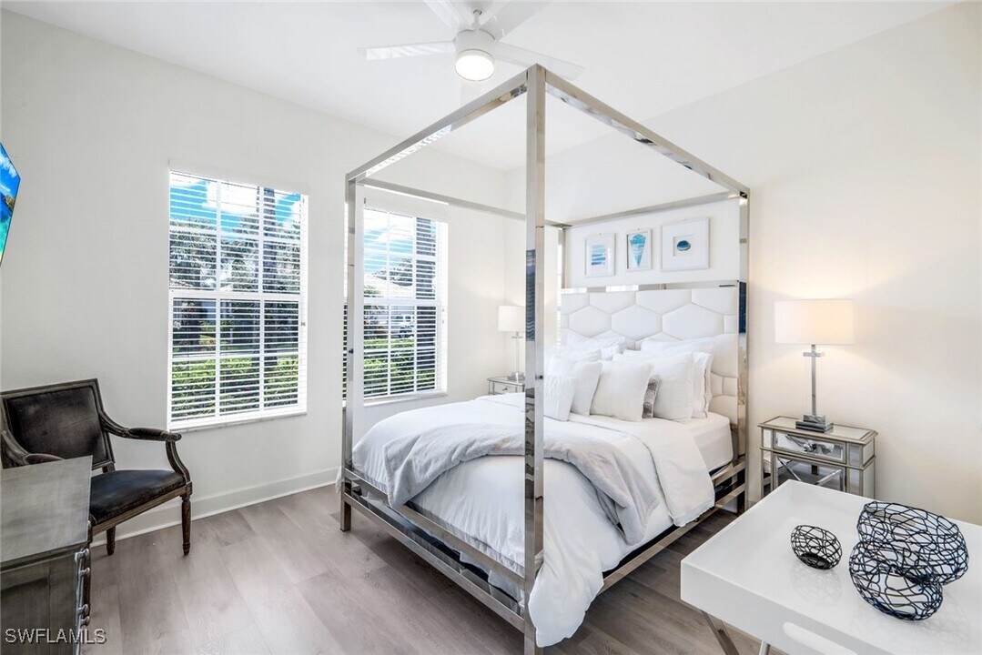 16188 Parque Ln in Naples, FL - Building Photo