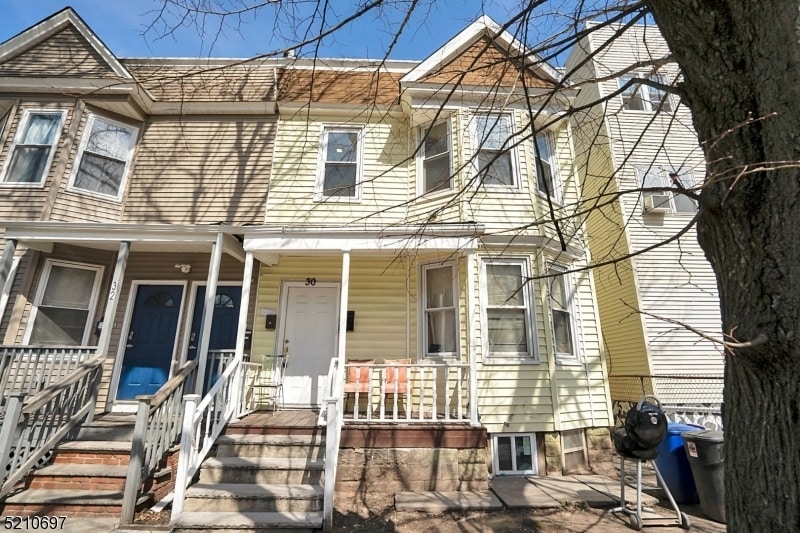 30 Linden Ave in East Orange, NJ - Foto de edificio