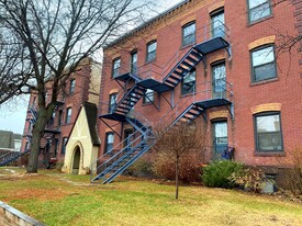 2315-2321 Dupont Ave S Apartamentos