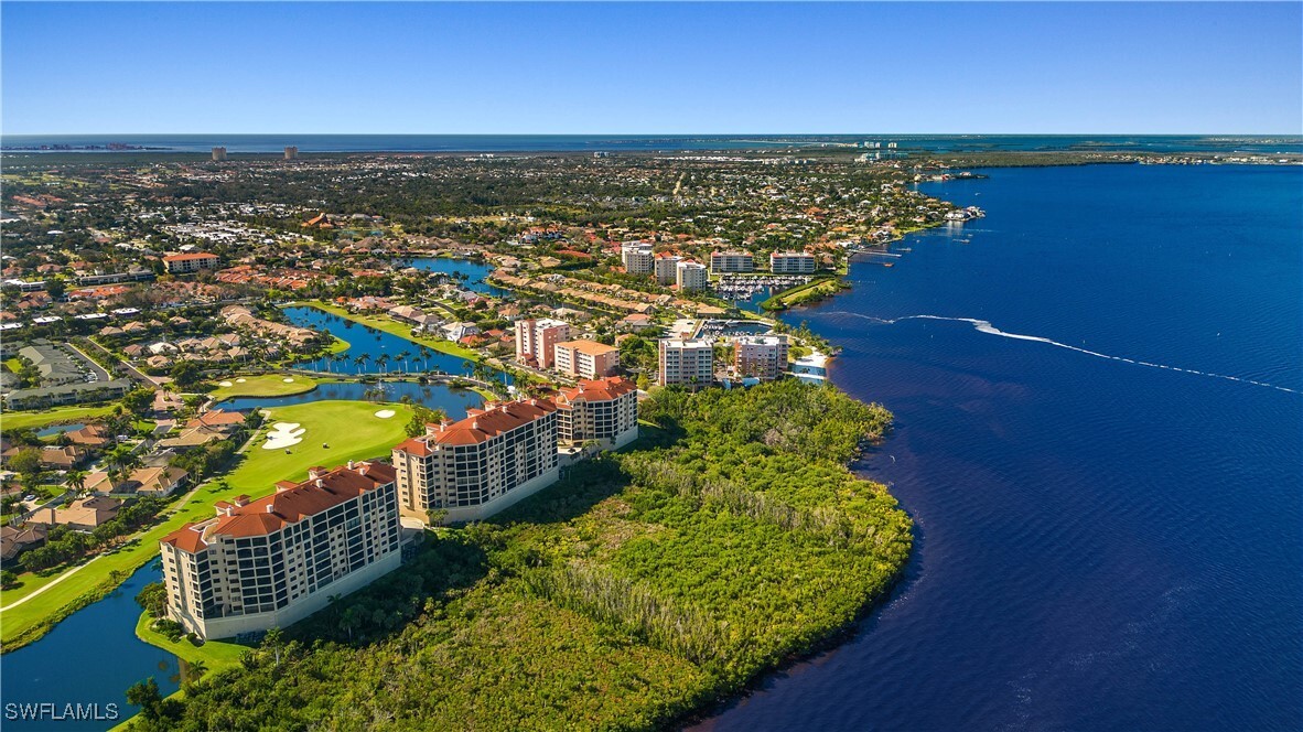 11600 Court Of Palms in Ft. Myers, FL - Building Photo