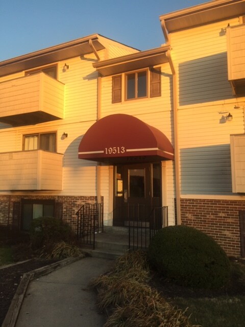 19513 Gunners Branch Rd, Unit F in Germantown, MD - Building Photo