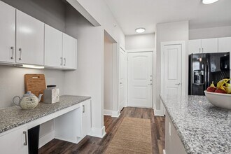 Highline Urban Lofts in Cypress, TX - Foto de edificio - Building Photo