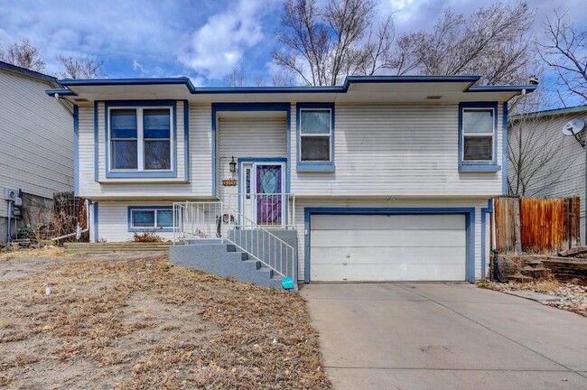property at 2706 N Chestnut St