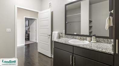 7330 Bluff Springs Rd in Austin, TX - Building Photo - Building Photo
