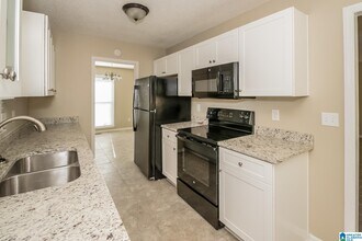 720 Country View Terrace in Center Point, AL - Foto de edificio - Building Photo