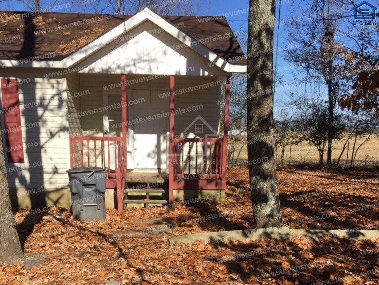 126 Bybee Woods Dr in McMinnville, TN - Building Photo