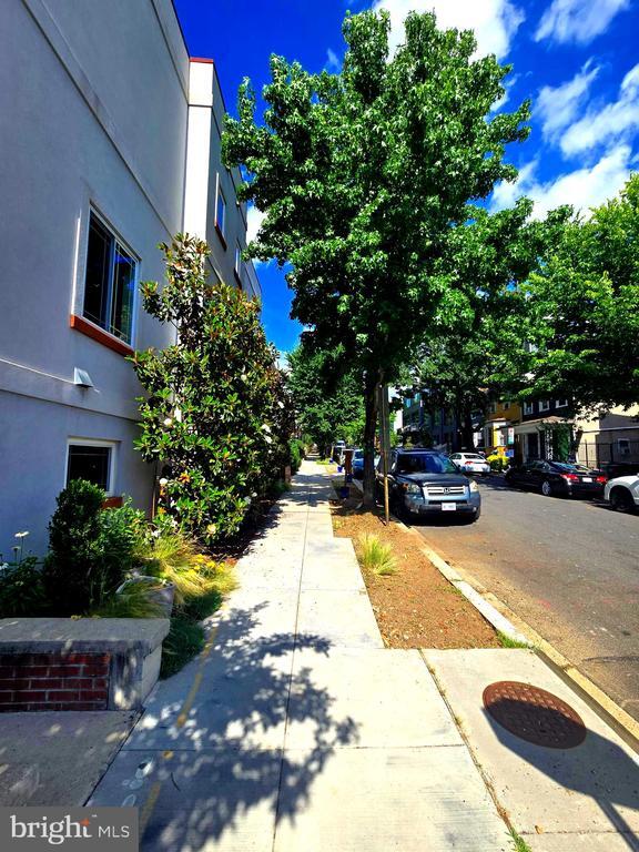 757 Girard St NW in Washington, DC - Foto de edificio - Building Photo