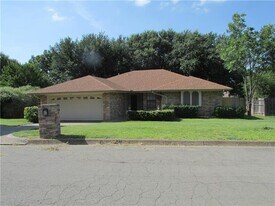 6820 Stillmeadows Cir N in North Richland Hills, TX - Building Photo